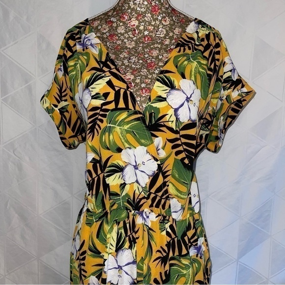 Full Circle Floral Jumpsuit - Picture 6 of 6